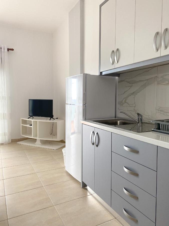 Family Apartments Himara Exterior foto