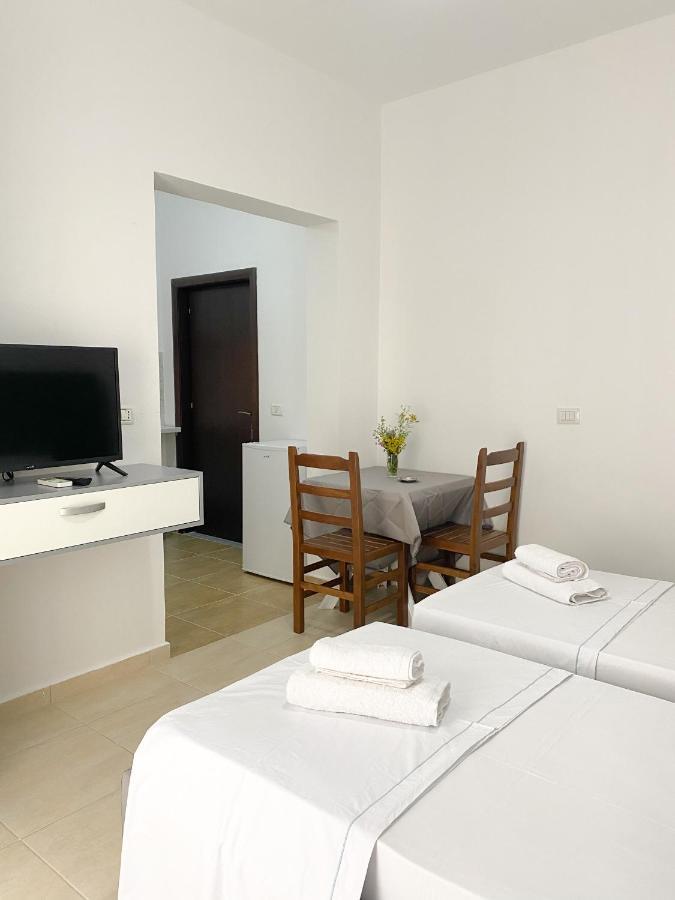 Family Apartments Himara Exterior foto