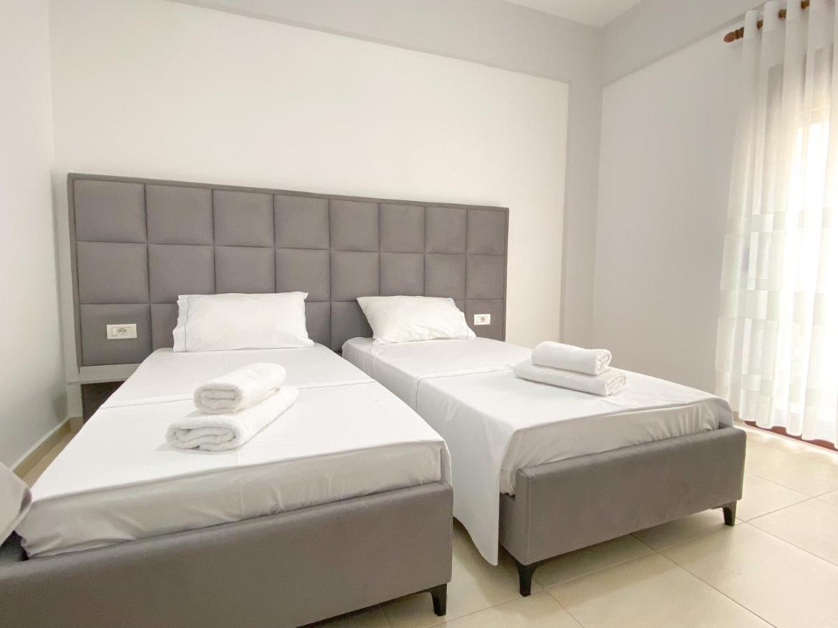 Family Apartments Himara Exterior foto